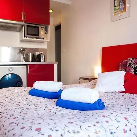 Apartment Montmartre Picasso Paris